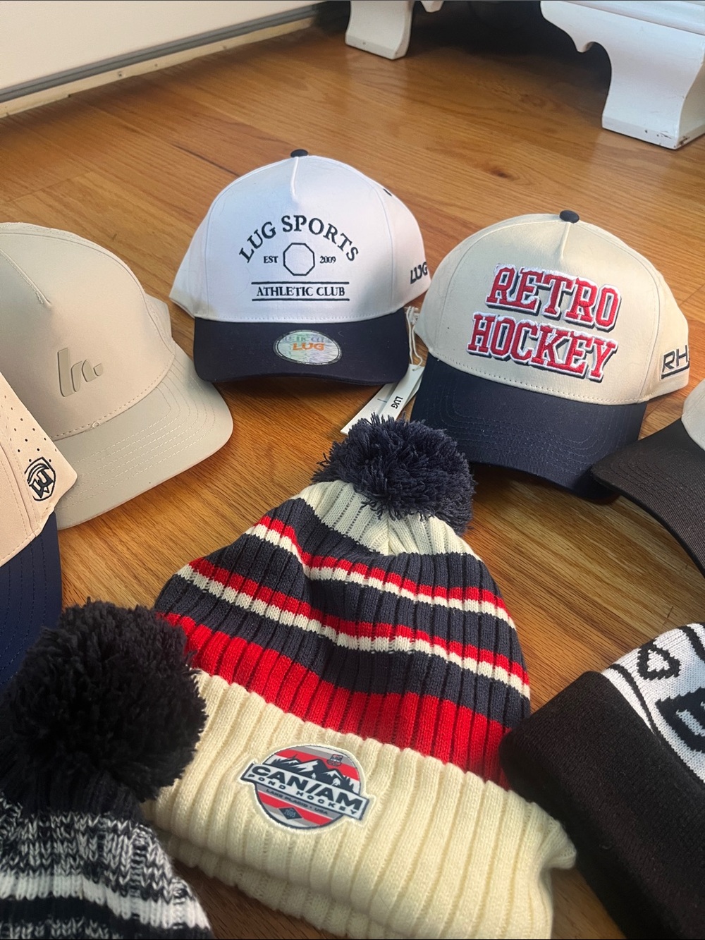 Lot of 10 Hockey Hats - All NWOT - Bauer, Retro Hockey, Howie’s, Lug Sports - Picture 3 of 4